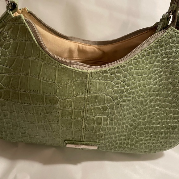 NINE WEST! Cute little light green shoulder purse. Perfect condition! - Picture 3 of 7